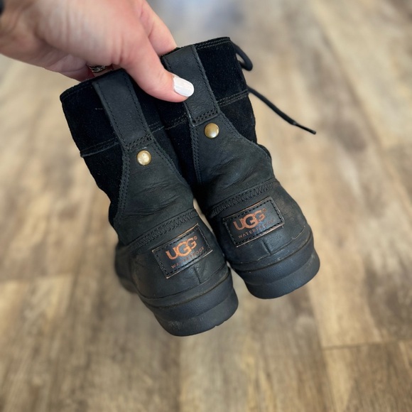 UGG Australia AZARIA Stout LEATHER SHEEPSKIN WATERPROOF DUCK BOOTS - Picture 3 of 12